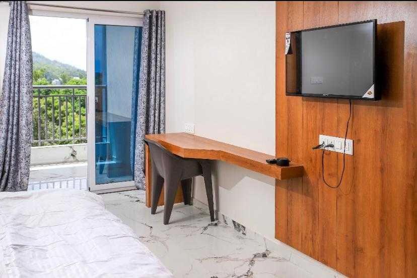 Super Townhouse Ambaji Formerly Hotel Kardhar Inn Luaran gambar