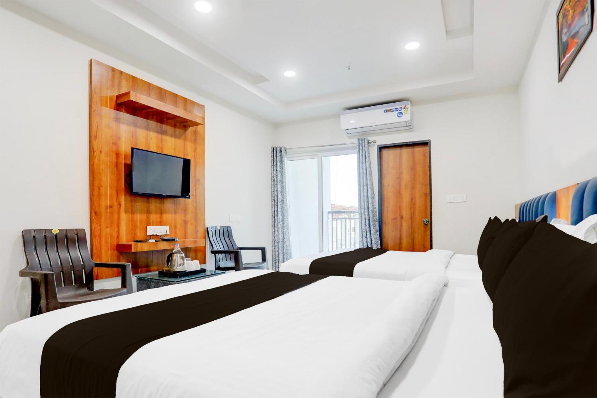 Super Townhouse Ambaji Formerly Hotel Kardhar Inn Luaran gambar