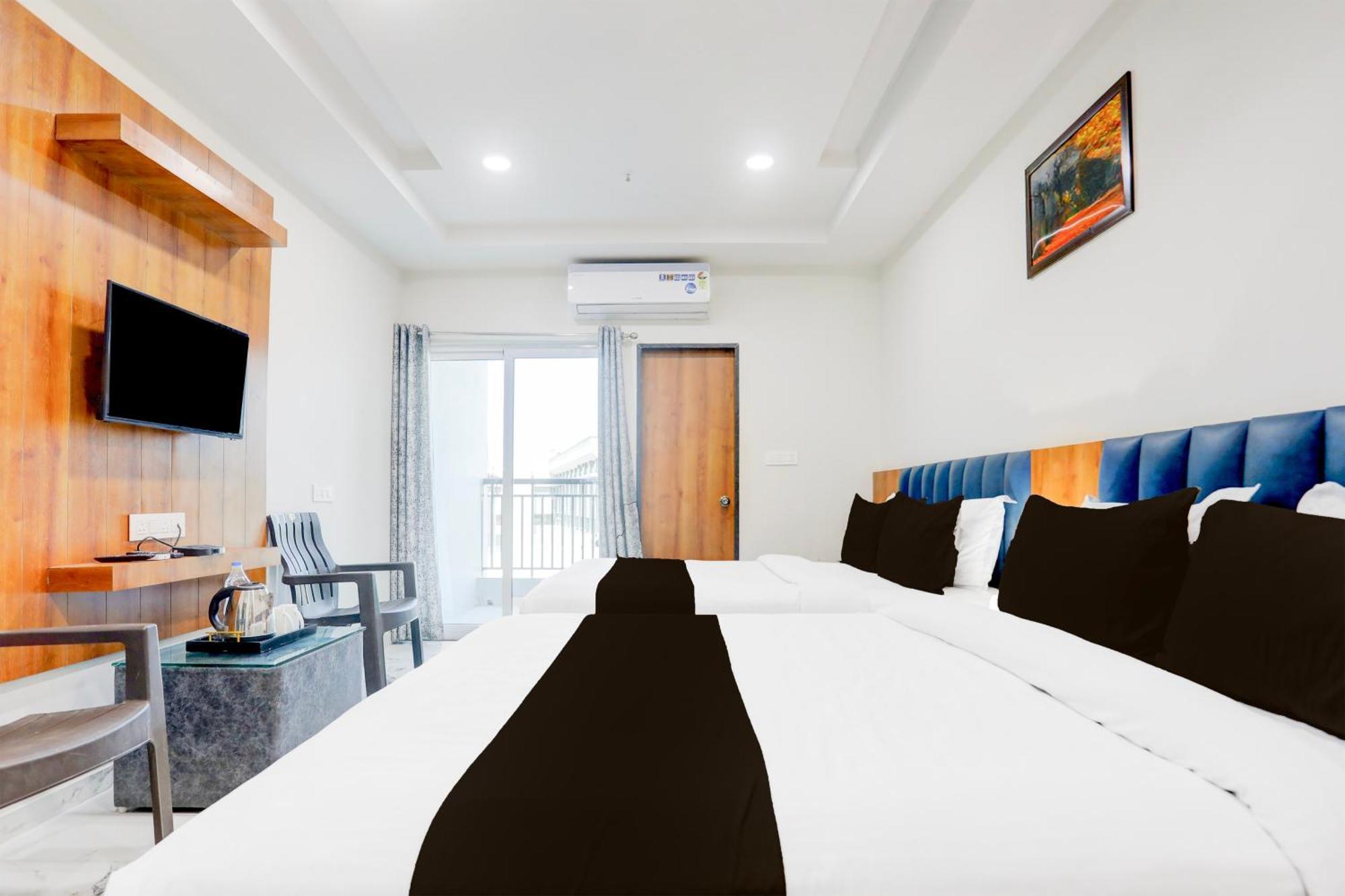 Super Townhouse Ambaji Formerly Hotel Kardhar Inn Luaran gambar
