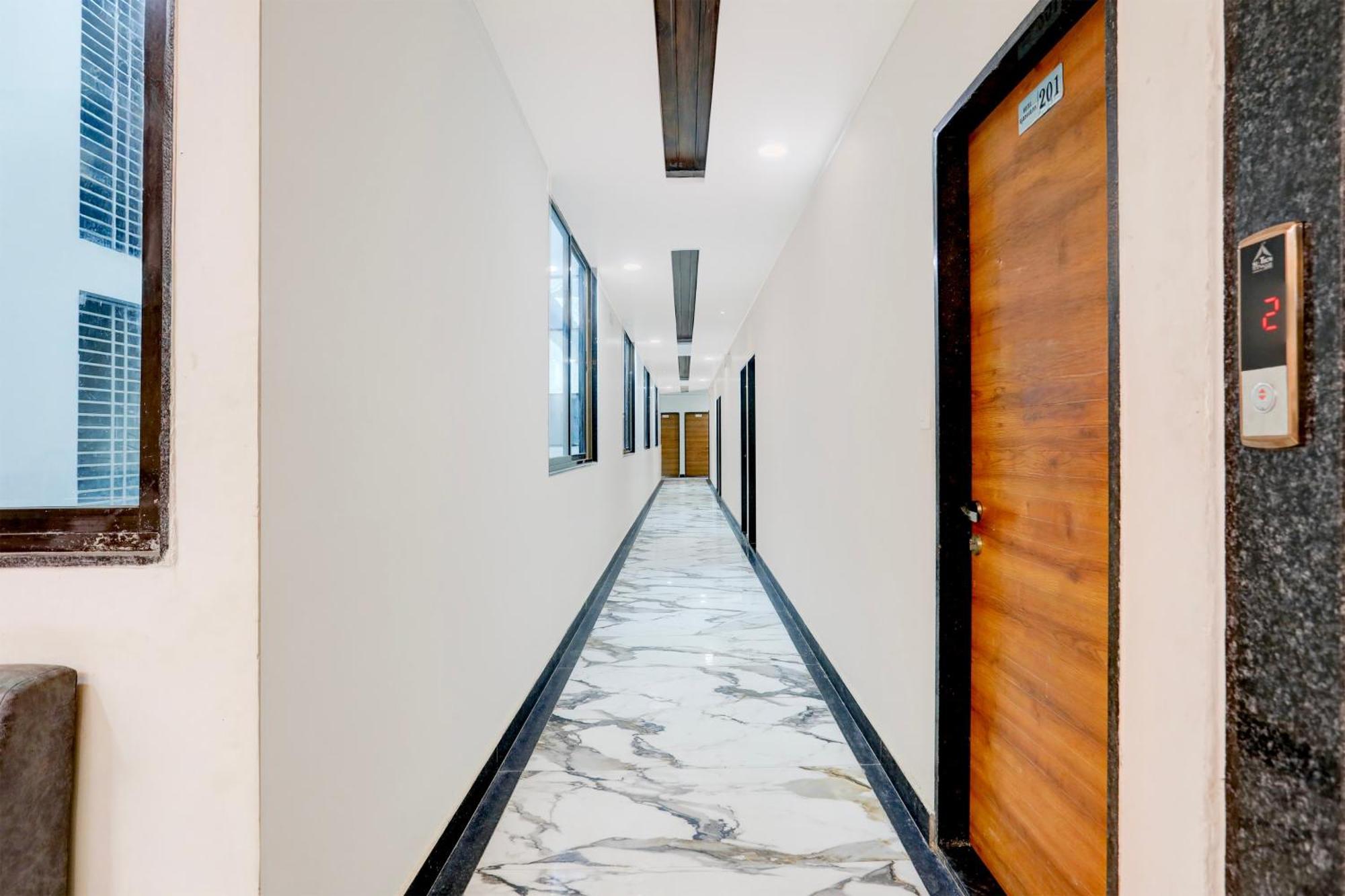 Super Townhouse Ambaji Formerly Hotel Kardhar Inn Luaran gambar