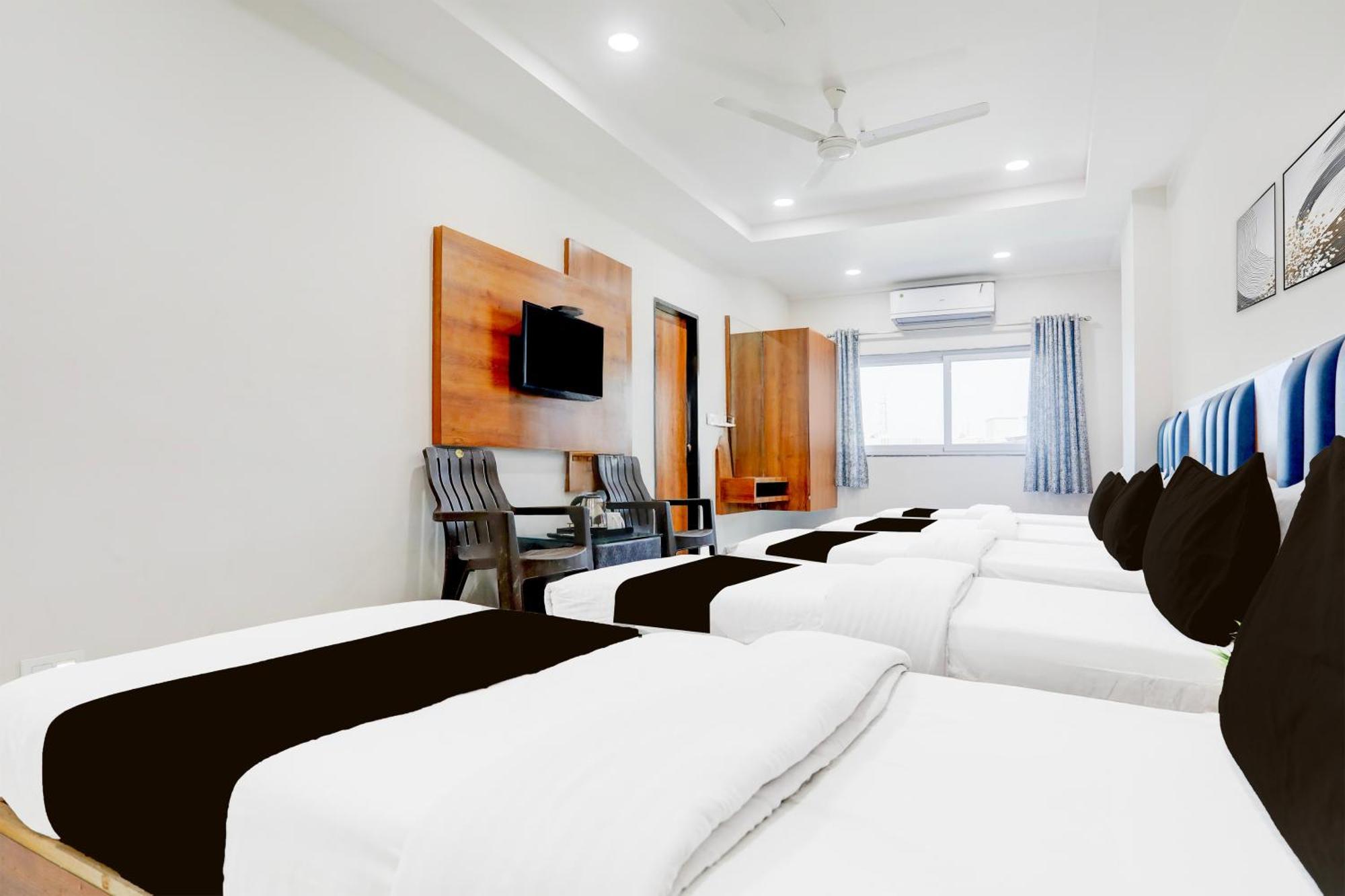 Super Townhouse Ambaji Formerly Hotel Kardhar Inn Luaran gambar