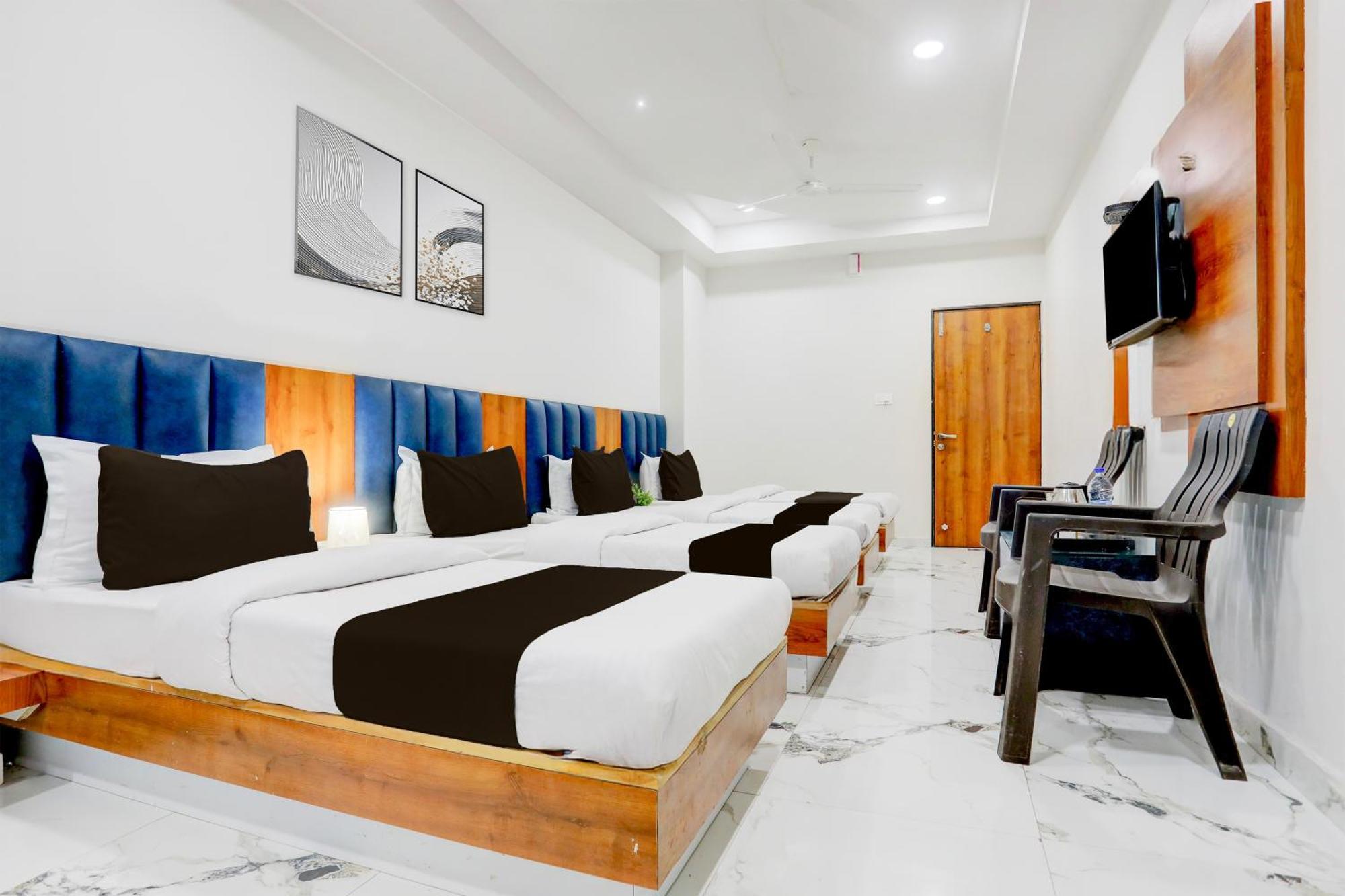 Super Townhouse Ambaji Formerly Hotel Kardhar Inn Luaran gambar