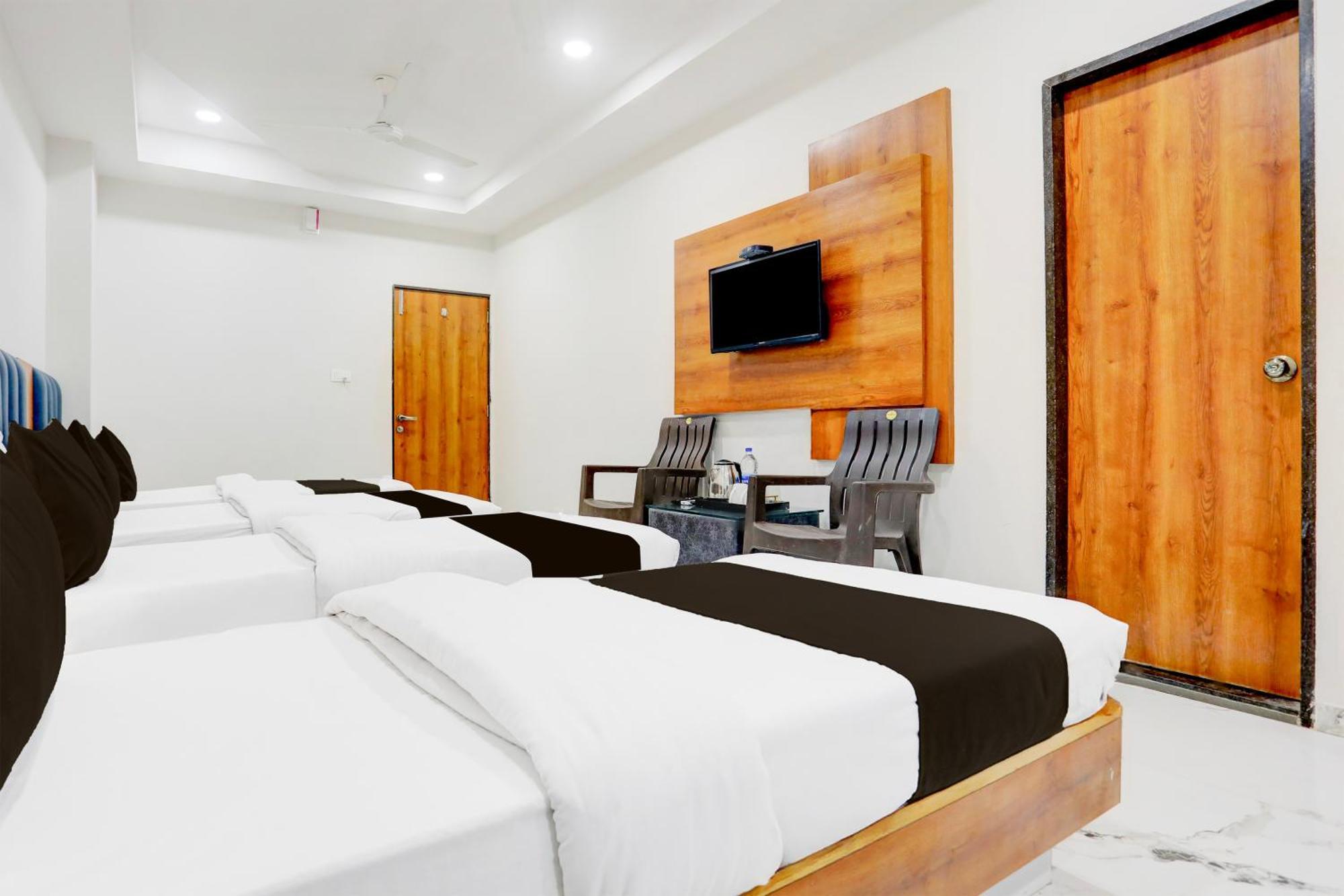 Super Townhouse Ambaji Formerly Hotel Kardhar Inn Luaran gambar