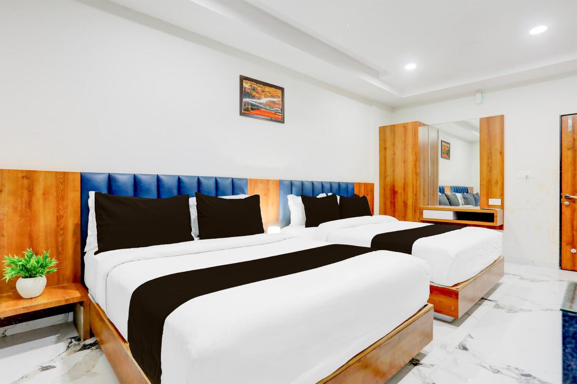Super Townhouse Ambaji Formerly Hotel Kardhar Inn Luaran gambar